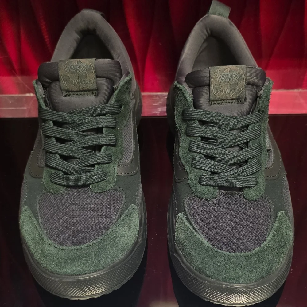 Vans MTE Ultrarange Neo VR3 Mono Dark Green Mend 9.5 Women's 11